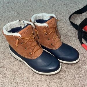 Women’s Sperry Boots - size 6 - NEVER WORN